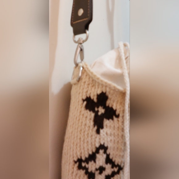 Louis Vuitton Beige Knit Crossbody Bag With LV Logo Front/Back - Picture 5 of 6